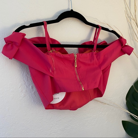 Ruffled Crop Top - Picture 7 of 10